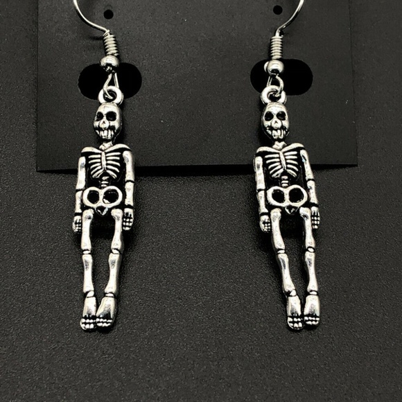 Skeleton Vintage Skull Dangle Gothic Earrings - Picture 4 of 5